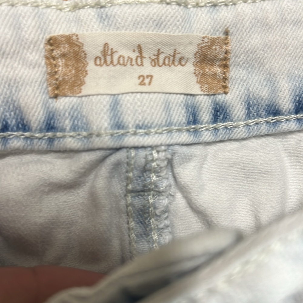 Altar’d State White Distressed Destroyed Denim Cutoff Shorts Size 27 - Picture 5 of 7